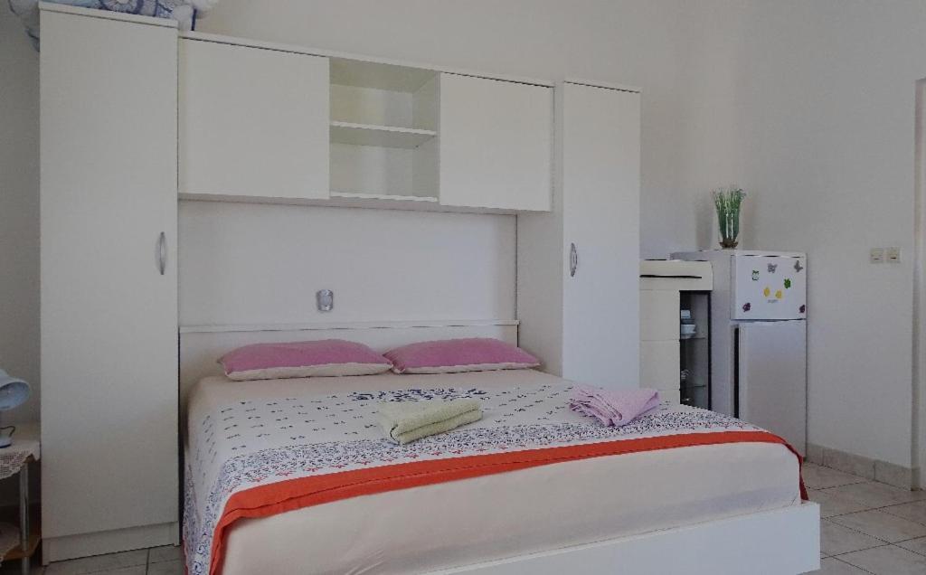Studio Apartman I Mali Apartman วีร์ ภายนอก รูปภาพ
